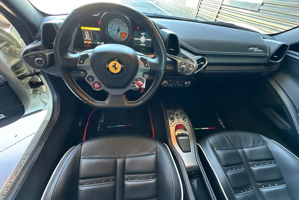 2012 Ferrari 458 Italia - Image 6 of 31