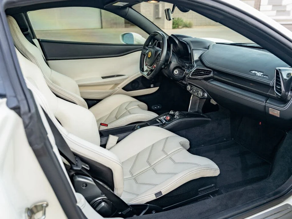 2012 Ferrari 458 Italia - Image 13 of 31