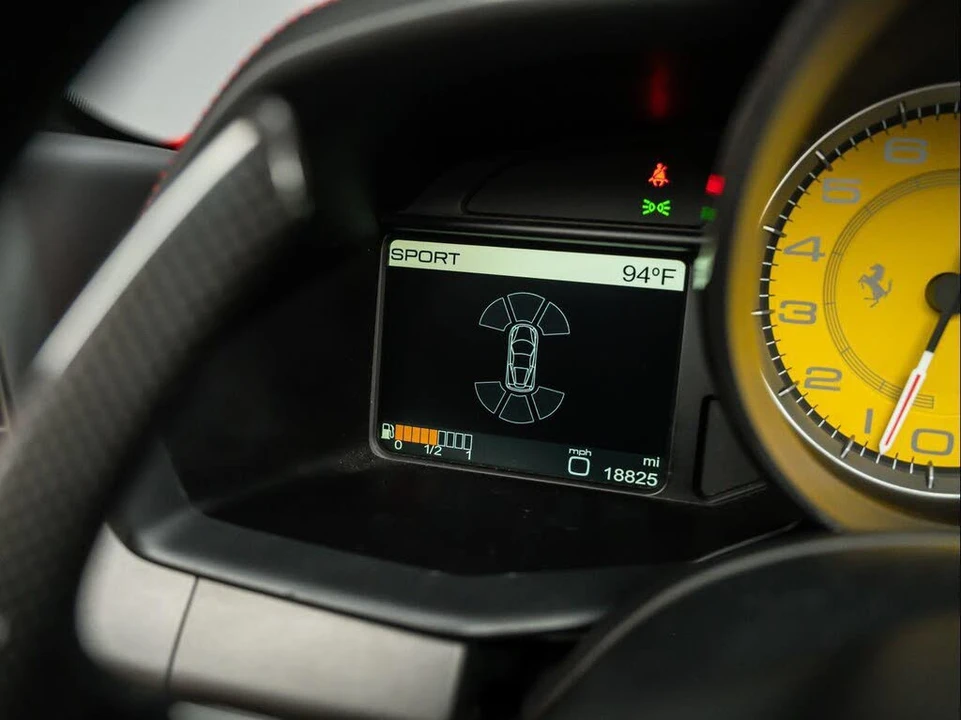2012 Ferrari 458 Italia - Image 25 of 31