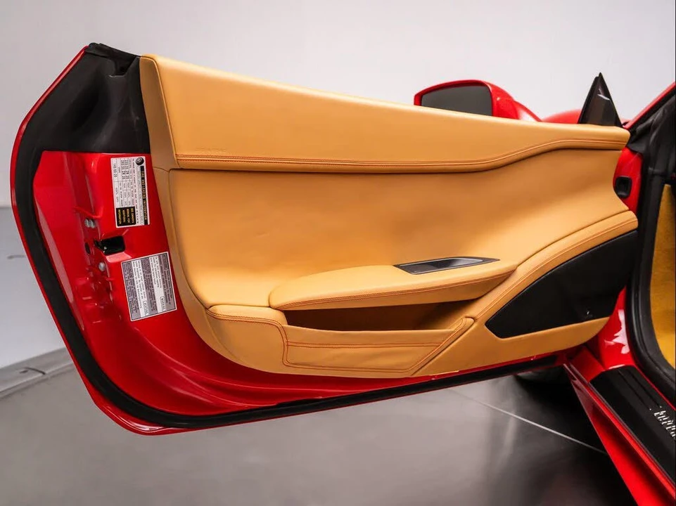 2012 Ferrari 458 Italia - Image 27 of 31