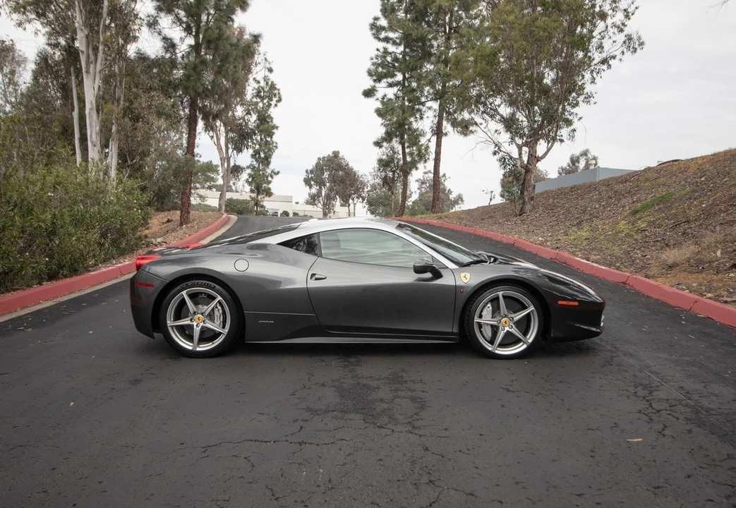 2012 Ferrari 458 Italia - Image 5 of 31