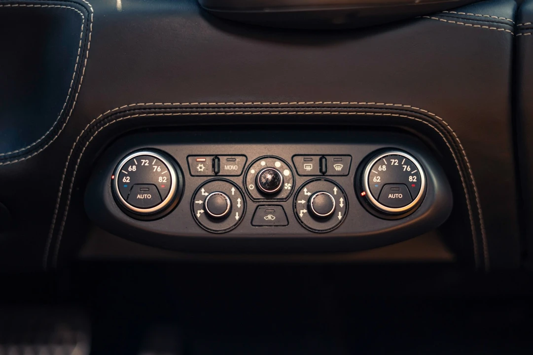 2012 Ferrari 458 Italia - Image 6 of 31
