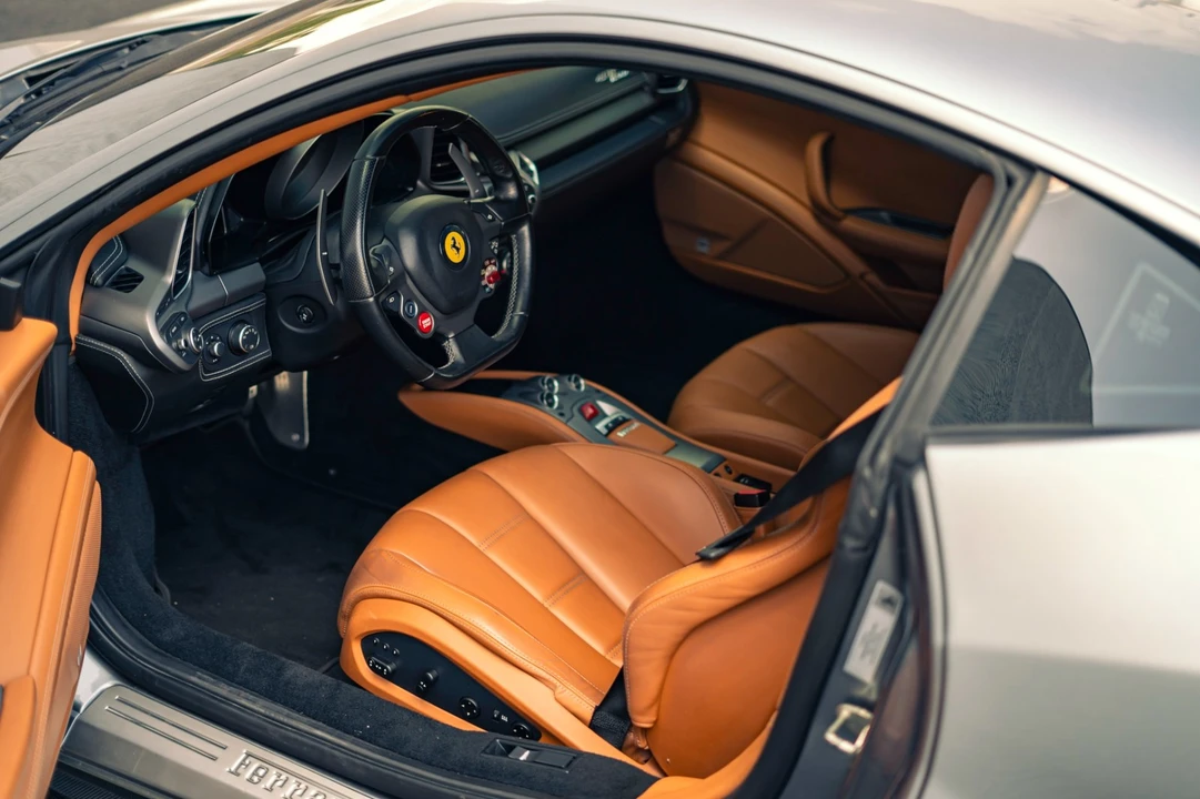2012 Ferrari 458 Italia - Image 18 of 31