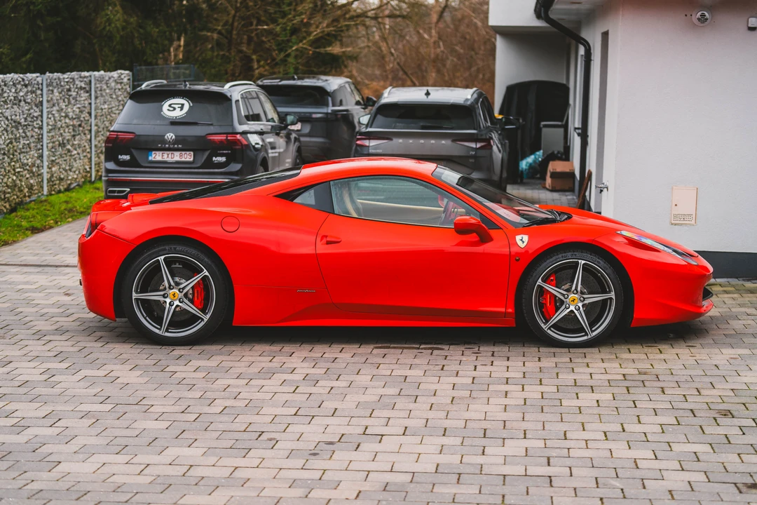 2012 Ferrari 458 Italia - Image 12 of 31