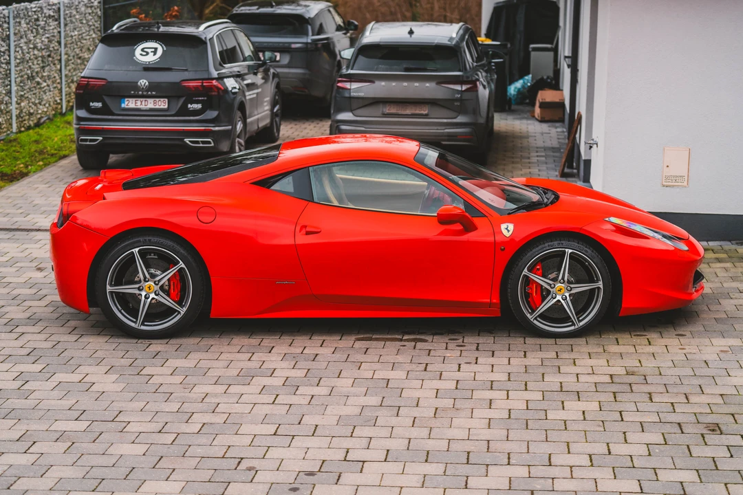 2012 Ferrari 458 Italia - Image 13 of 31