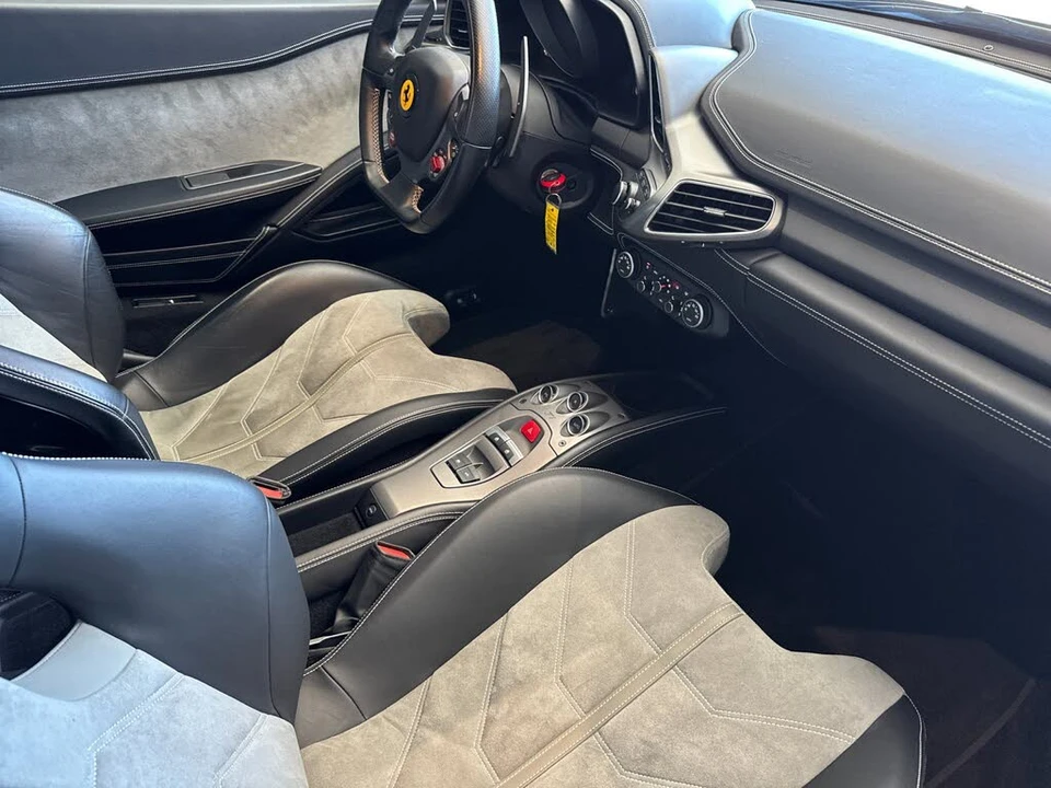 2012 Ferrari 458 Spider - Image 17 of 31