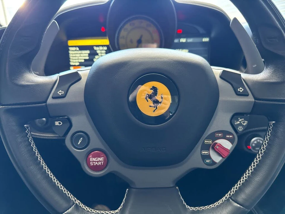 2012 Ferrari 458 Spider - Image 27 of 31