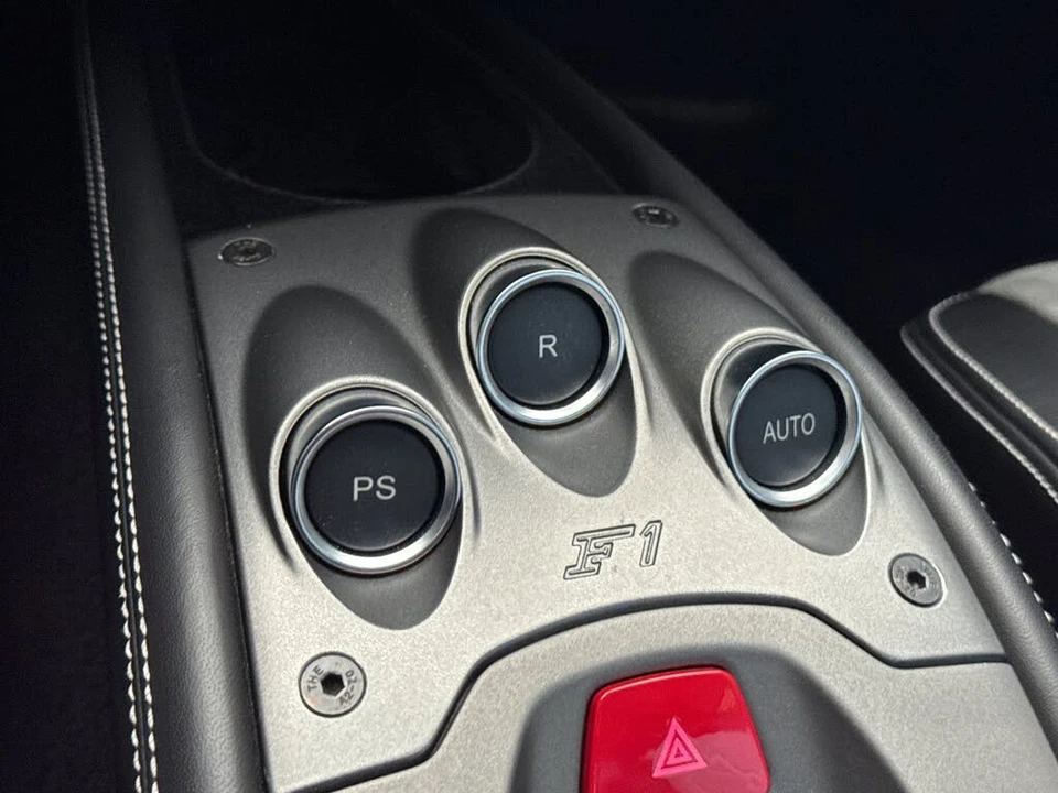 2012 Ferrari 458 Spider - Image 25 of 31