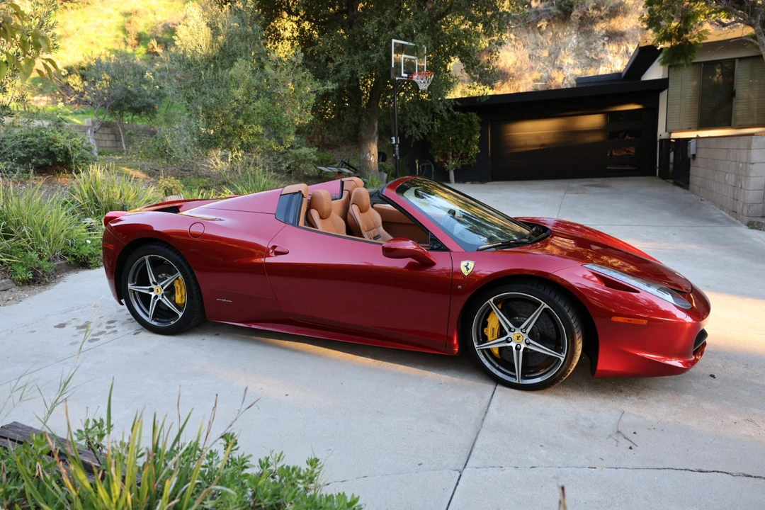 2012 Ferrari 458 Spider - Image 25 of 31