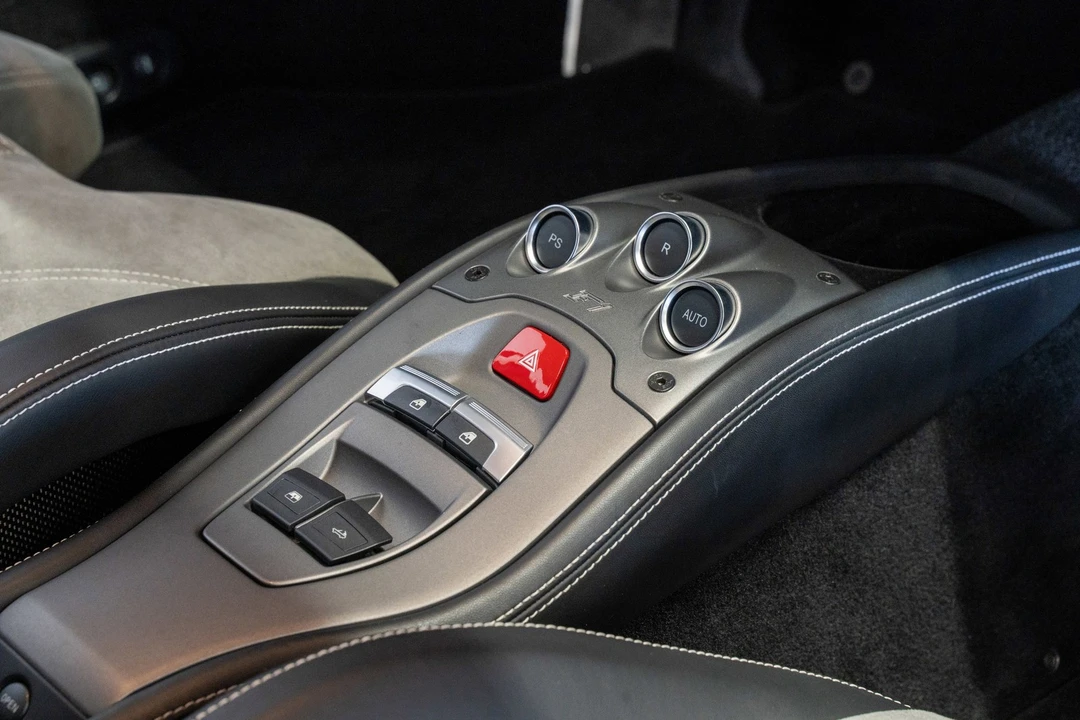 2012 Ferrari 458 Spider - Image 13 of 31