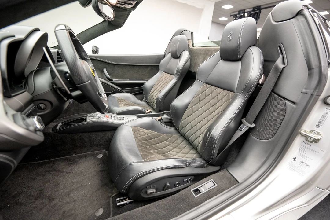 2012 Ferrari 458 Spider - Image 21 of 31