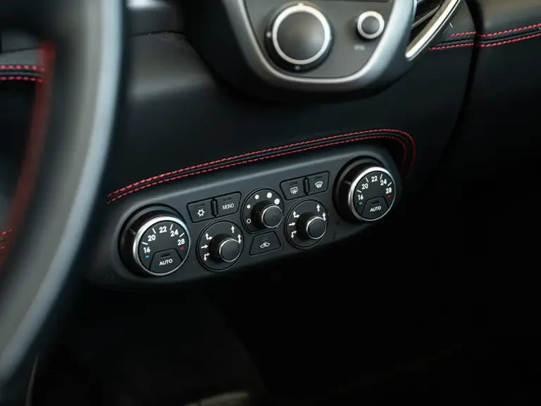 2012 Ferrari 458 Spider - Image 22 of 31
