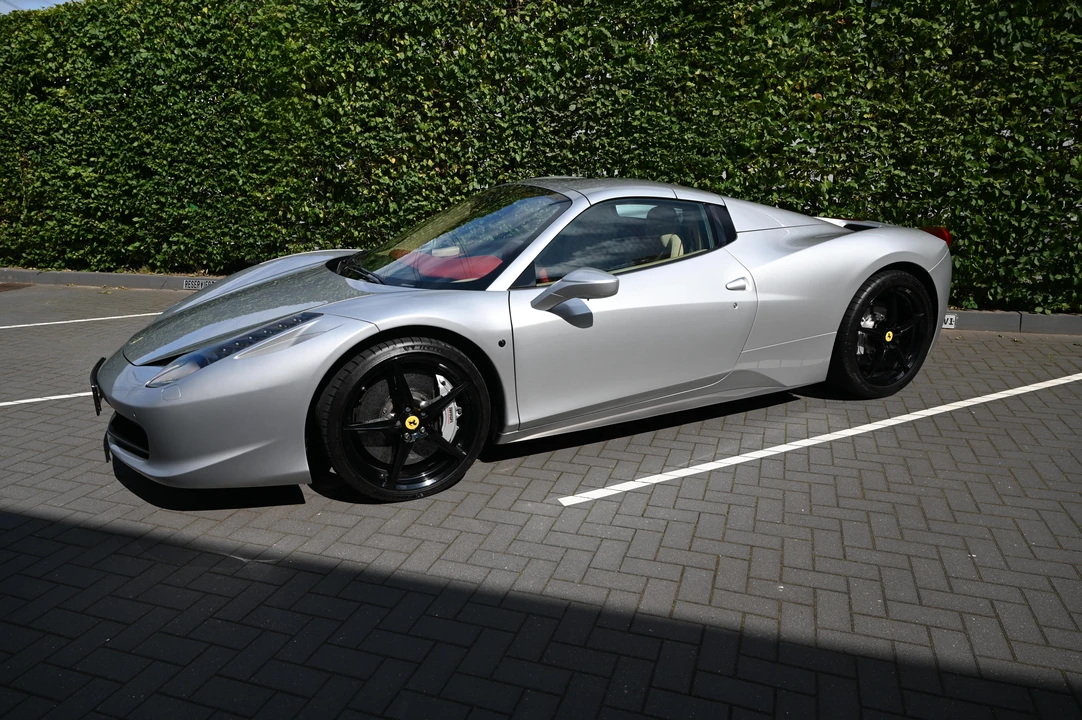 2012 Ferrari 458 Spider - Image 13 of 31