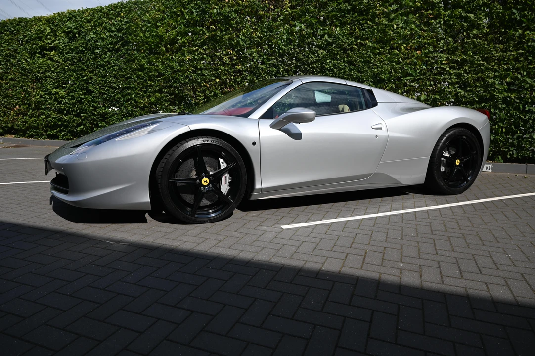 2012 Ferrari 458 Spider - Image 27 of 31