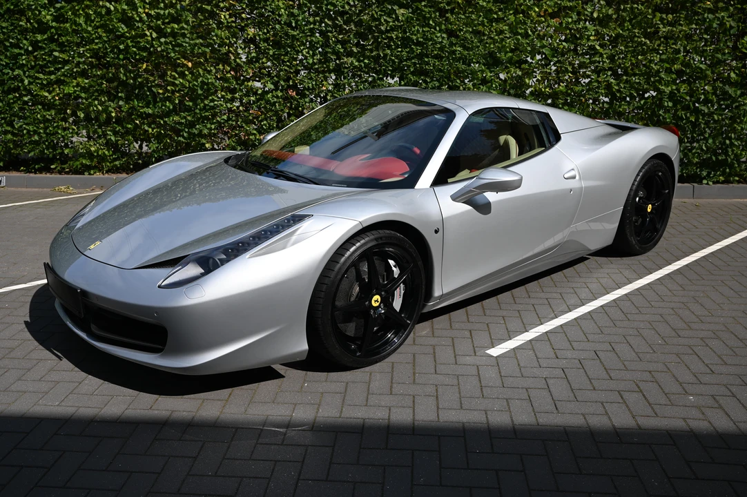 2012 Ferrari 458 Spider - Image 14 of 31