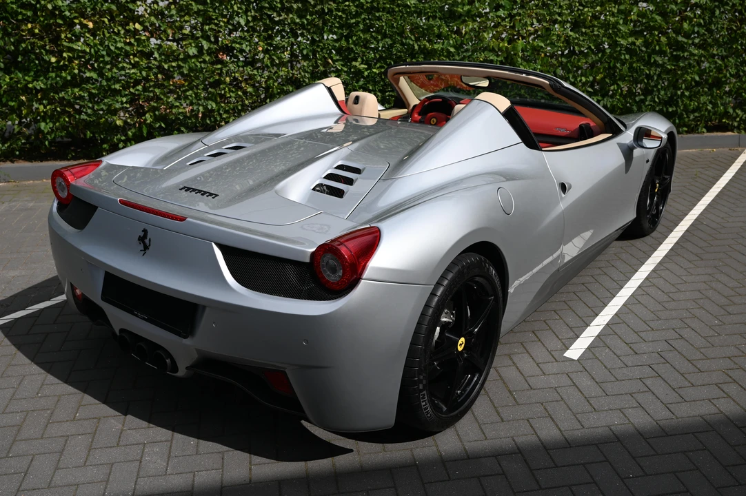 2012 Ferrari 458 Spider - Image 25 of 31