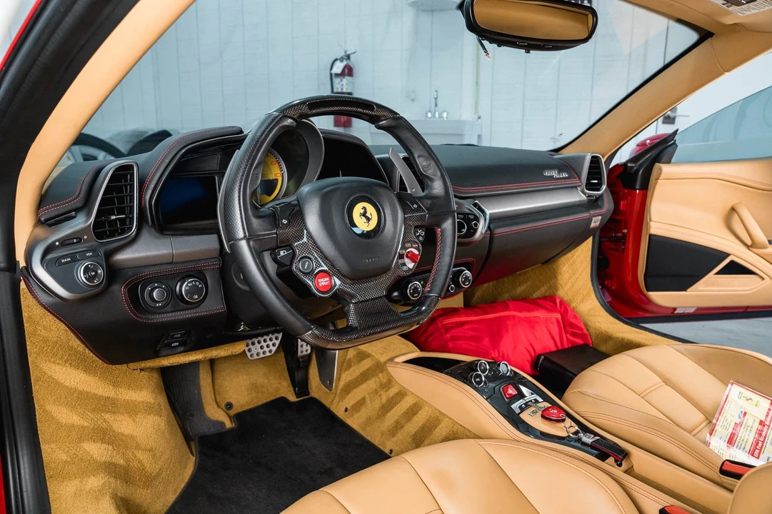 2012 Ferrari 458 Italia - Image 17 of 31