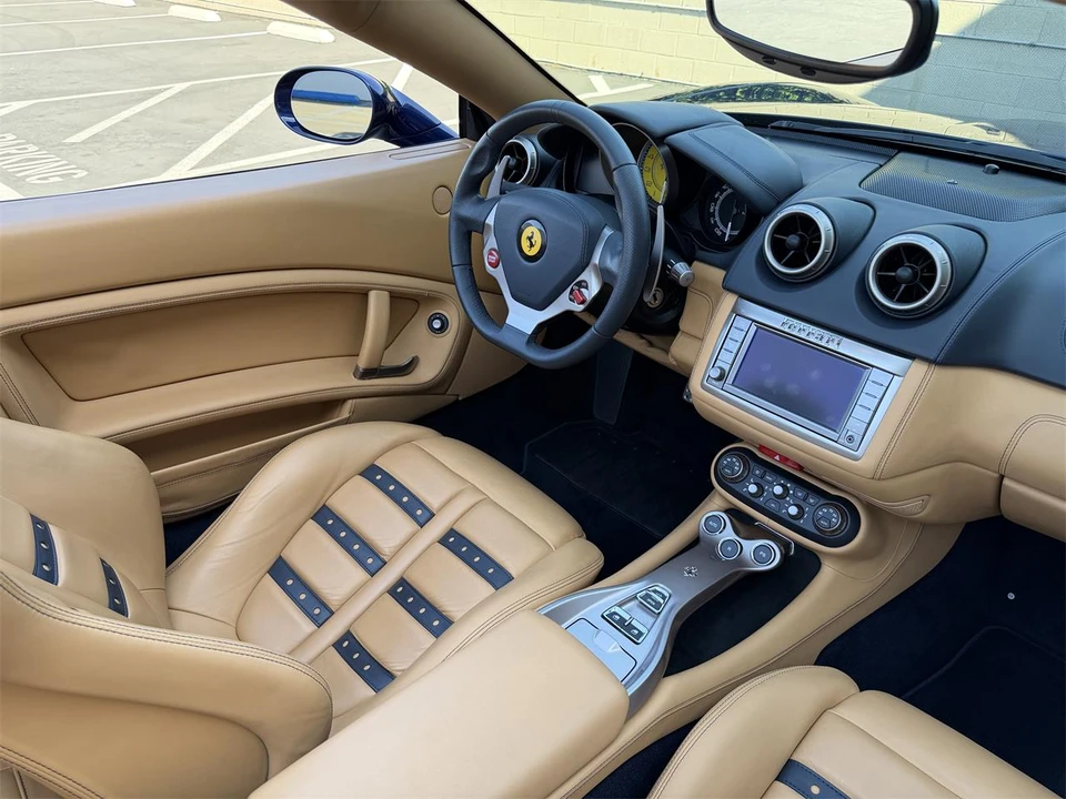 2012 Ferrari California - Image 22 of 23