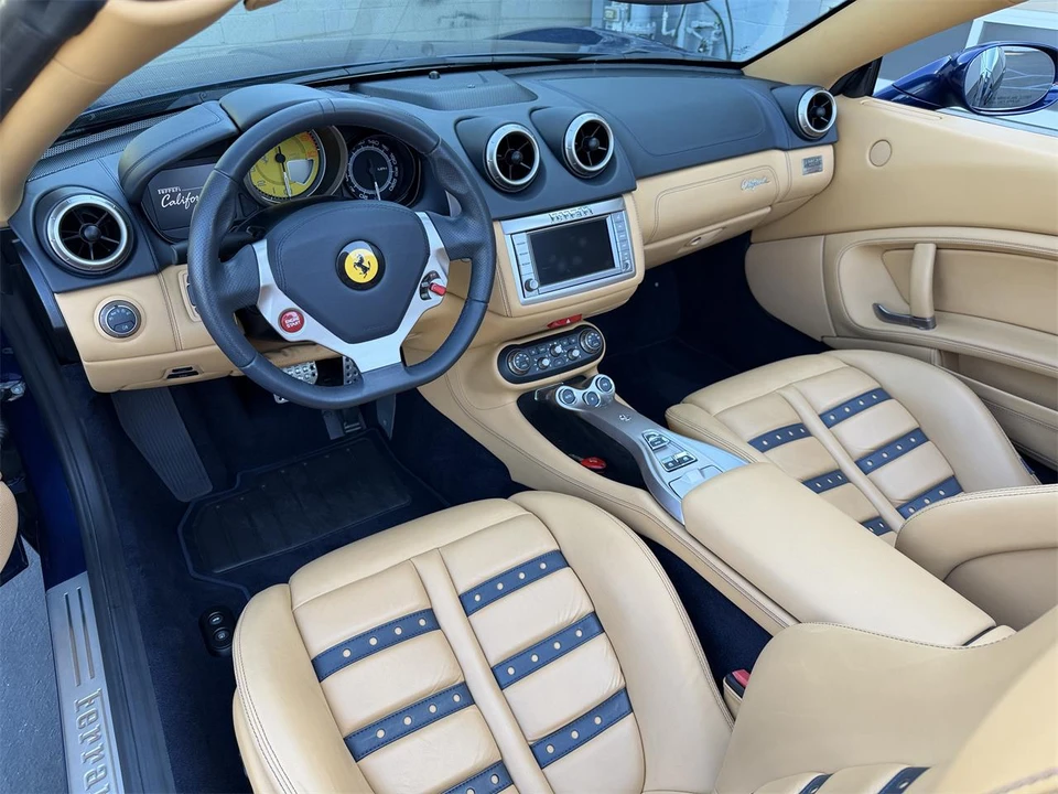 2012 Ferrari California - Image 8 of 23