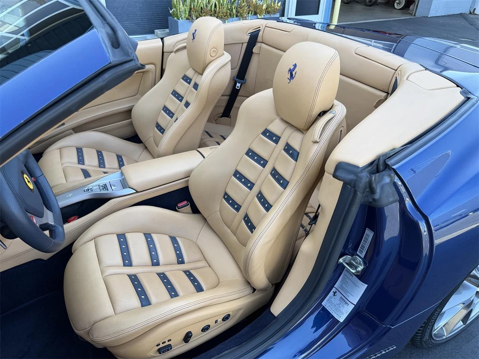 2012 Ferrari California - Image 9 of 23