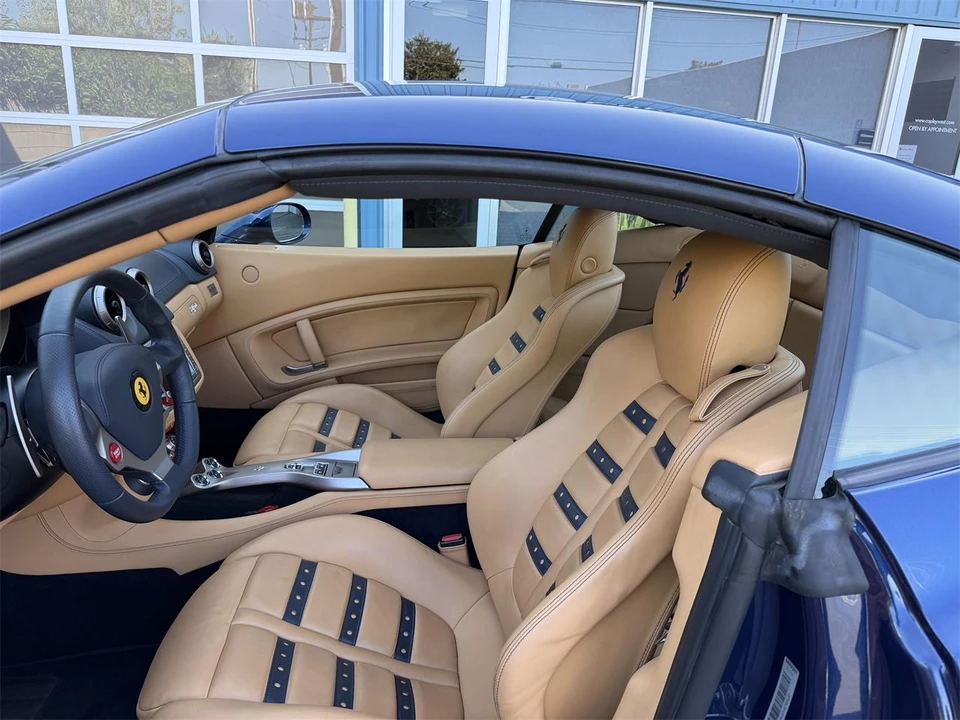 2012 Ferrari California - Image 12 of 23