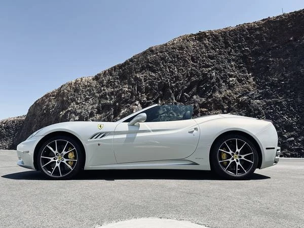 2012 Ferrari California - Image 2 of 17