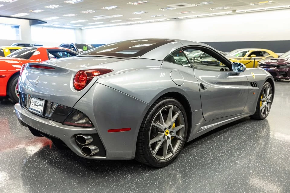 2012 Ferrari California - Image 8 of 19