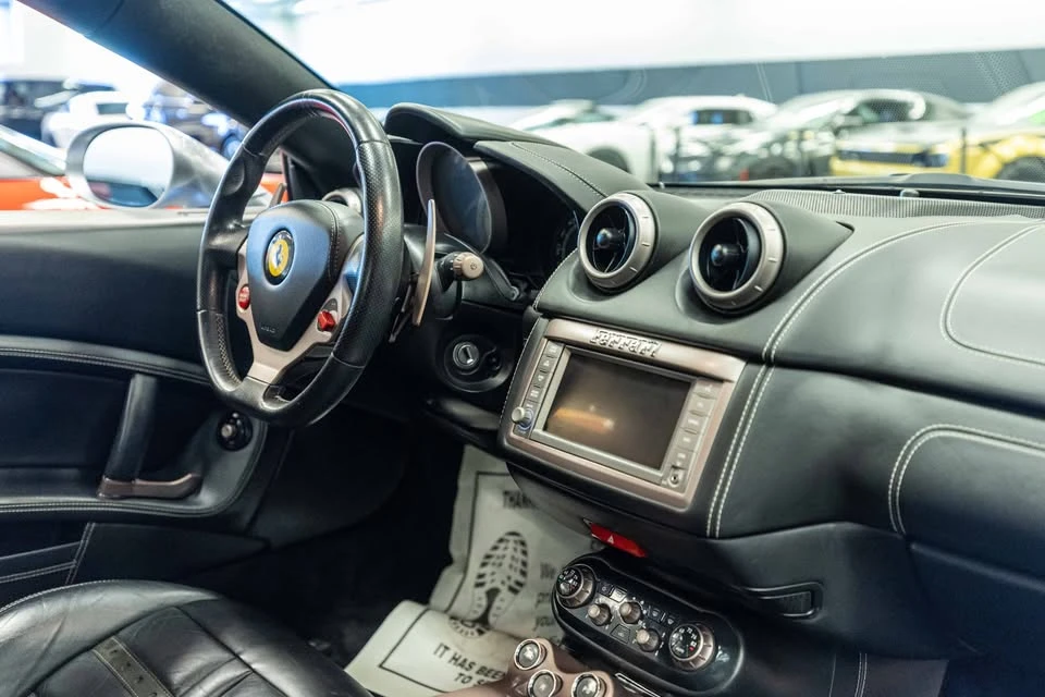 2012 Ferrari California - Image 17 of 19