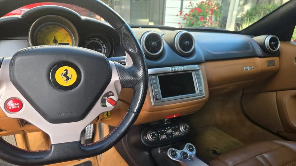 2012 Ferrari California - Image 14 of 18