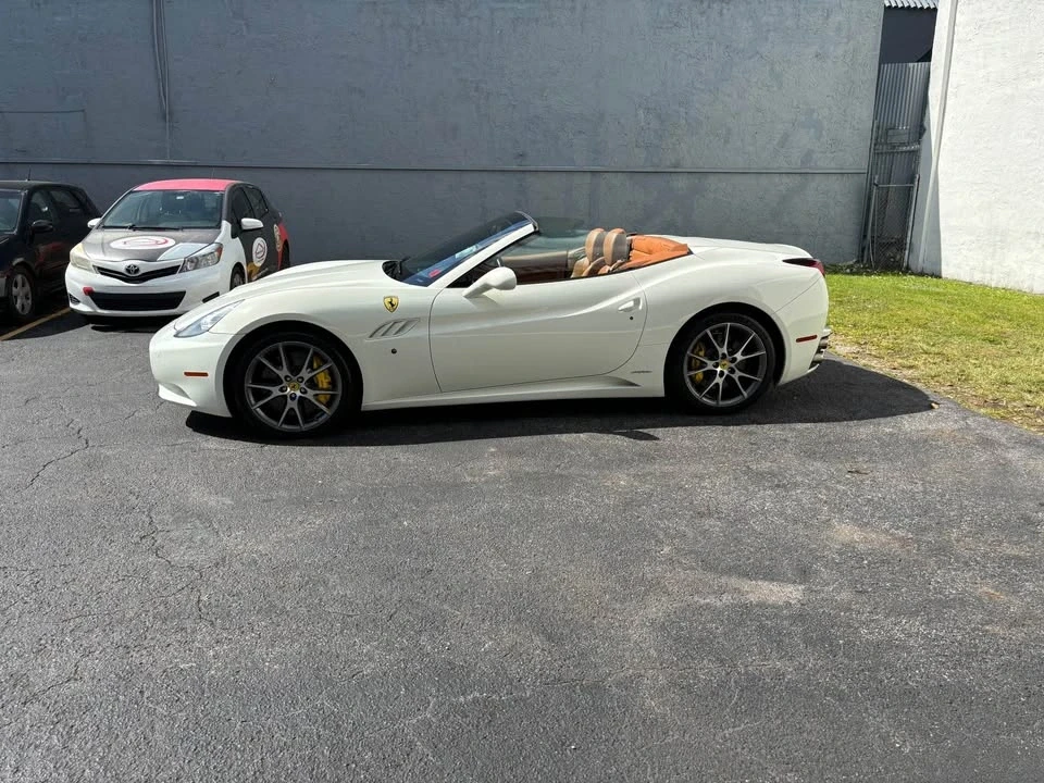 2012 Ferrari California - Image 7 of 8