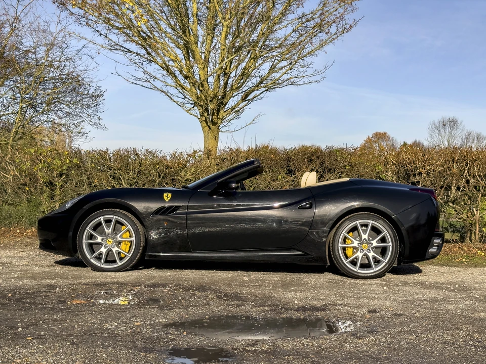 2012 Ferrari California - Image 8 of 31