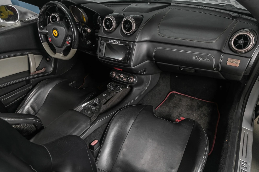 2012 Ferrari California - Image 8 of 21