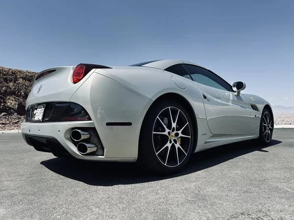 2012 Ferrari California - Image 7 of 17