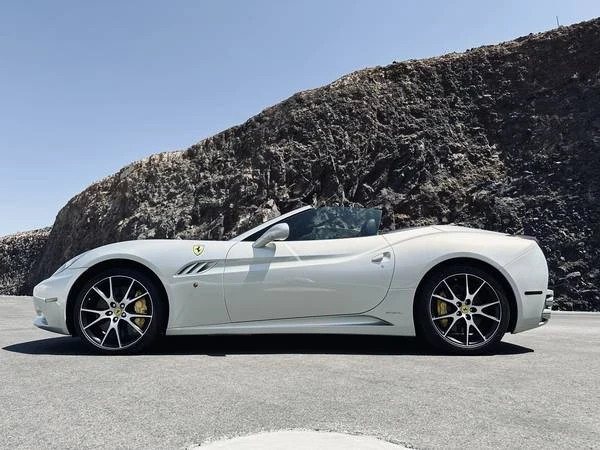 2012 Ferrari California - Image 2 of 17