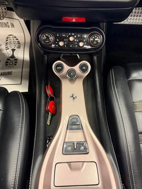 2012 Ferrari California - Image 8 of 10