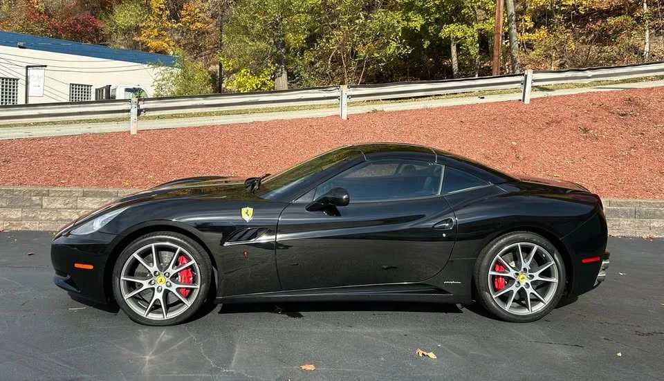 2012 Ferrari California - Image 2 of 15