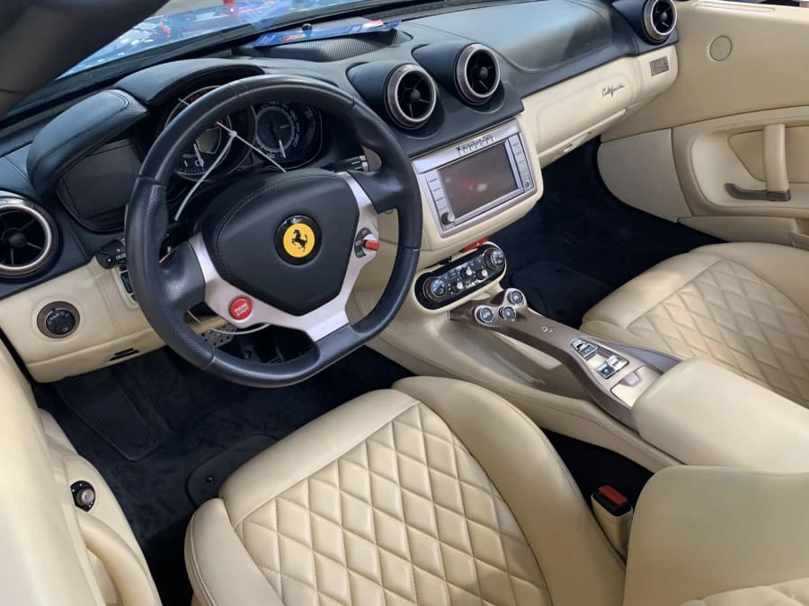 2012 Ferrari California - Image 2 of 2