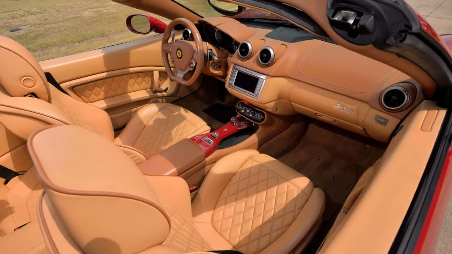 2012 Ferrari California - Image 26 of 31