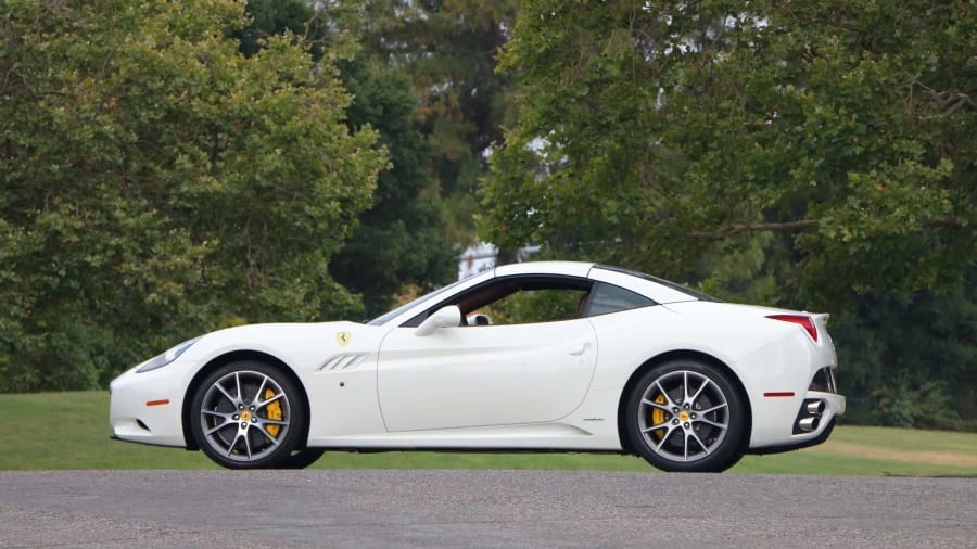 2012 Ferrari California - Image 2 of 12