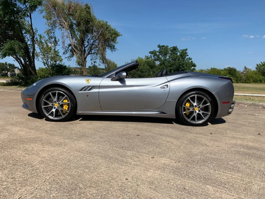 2012 Ferrari California - Image 2 of 12