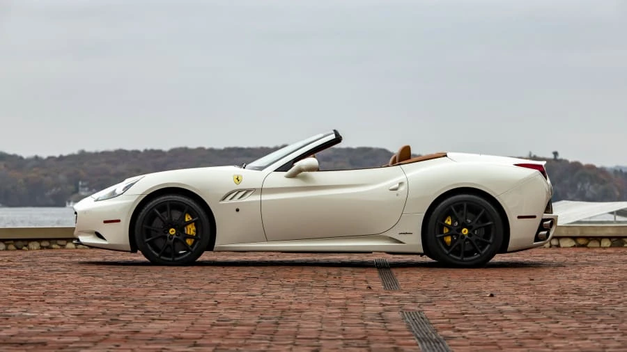 2012 Ferrari California - Image 2 of 25