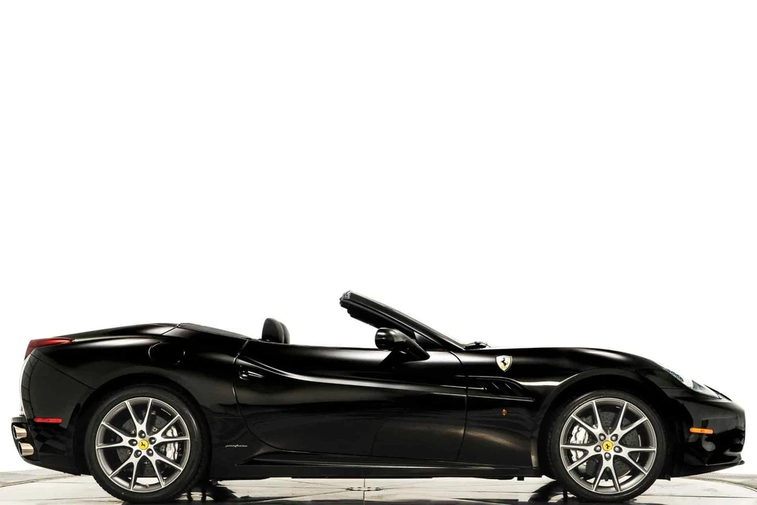 2012 Ferrari California - Image 2 of 21