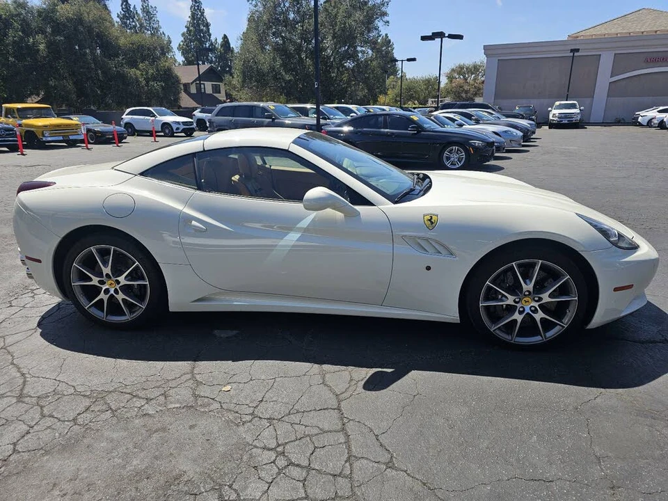 2012 Ferrari California - Image 14 of 31