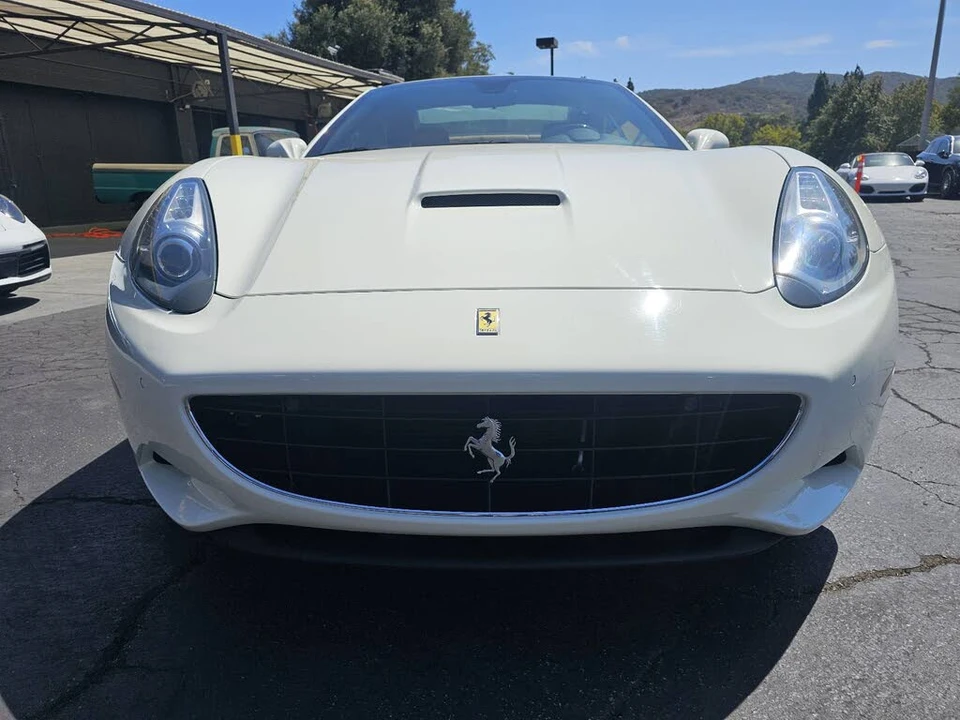 2012 Ferrari California - Image 16 of 31