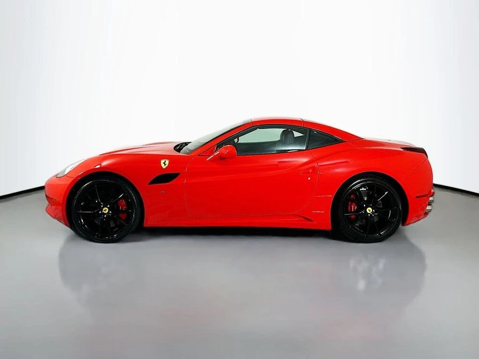 2012 Ferrari California - Image 2 of 31