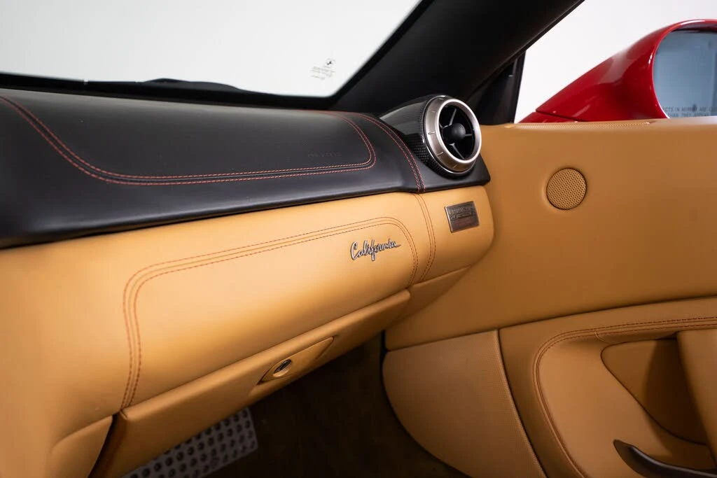 2012 Ferrari California - Image 24 of 31