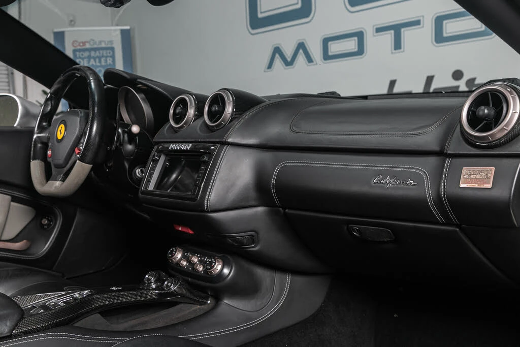 2012 Ferrari California - Image 28 of 31