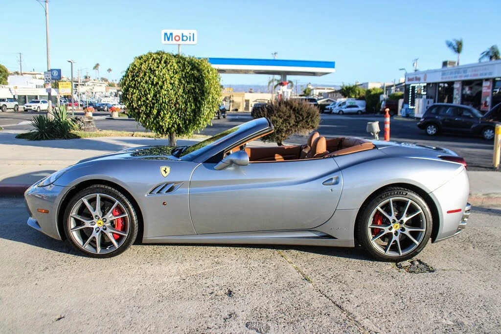 2012 Ferrari California - Image 2 of 31