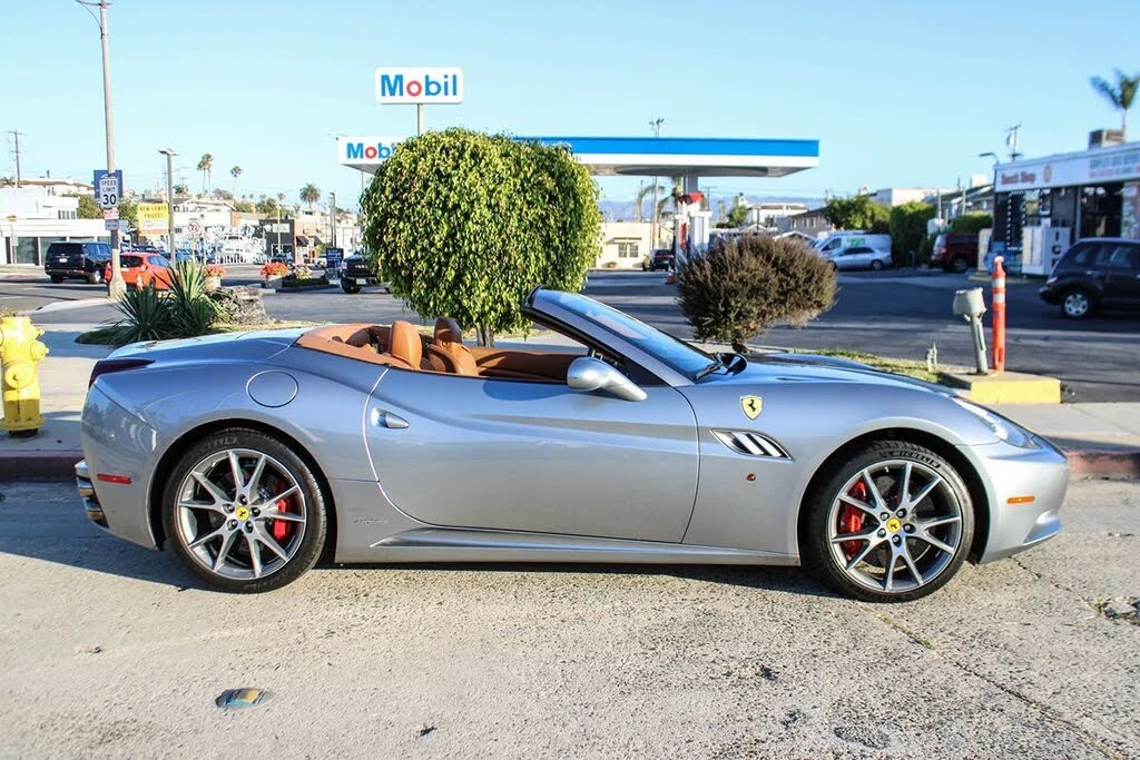2012 Ferrari California - Image 8 of 31