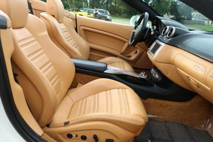2012 Ferrari California - Image 13 of 24